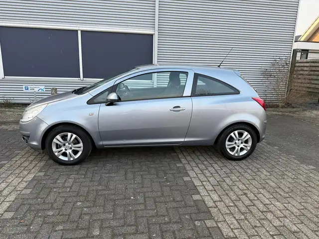 Opel Corsa view 10