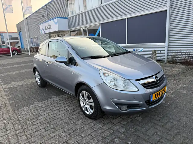 Opel Corsa view 2