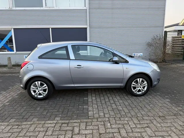Opel Corsa view 11