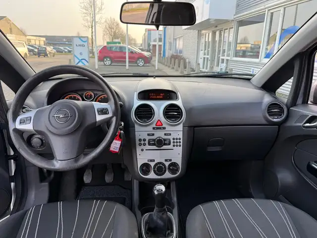 Opel Corsa view 6
