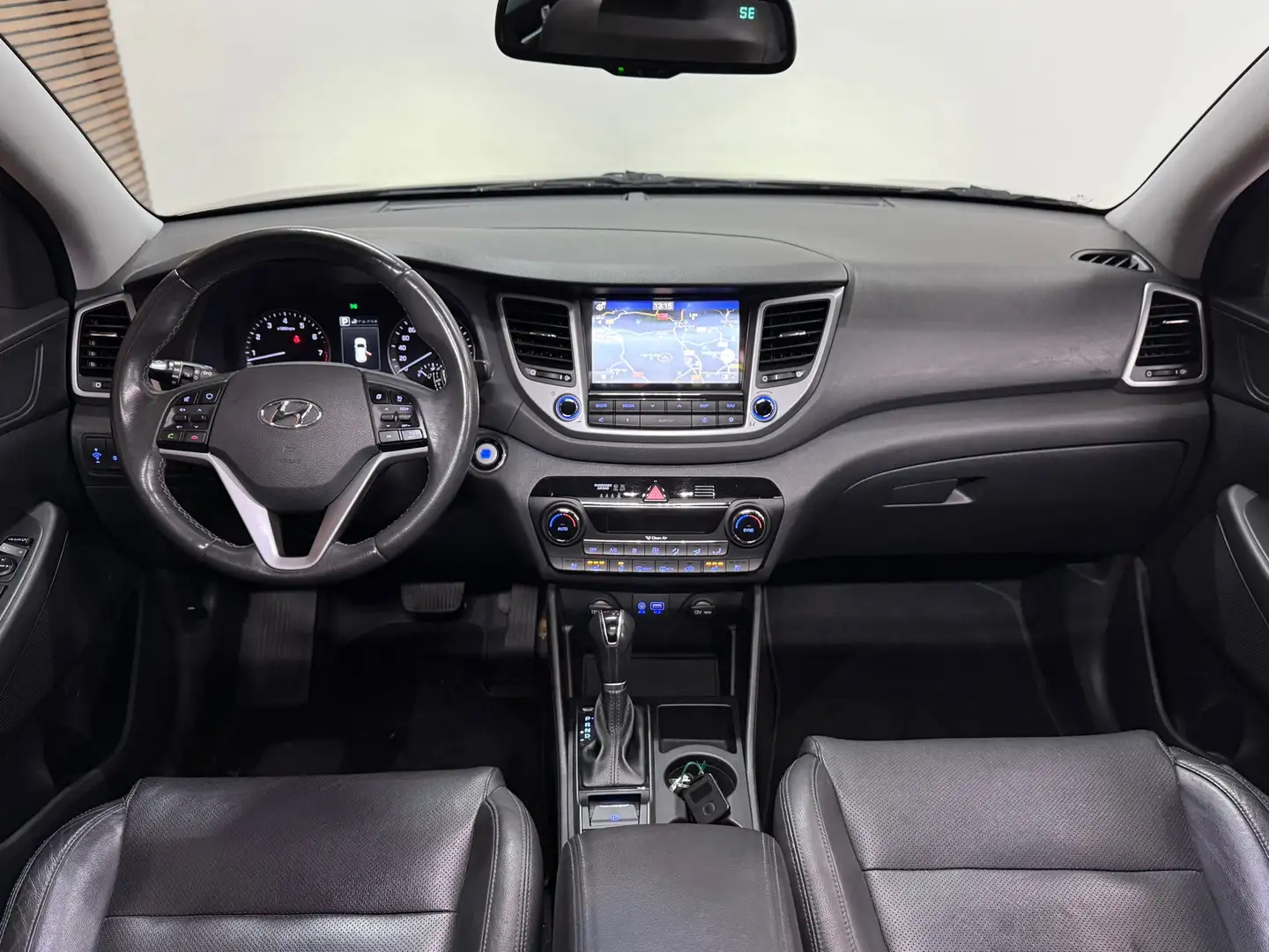 Hyundai TUCSON 1.6 T-GDi Premium 4WD Automaat | Pano | Winterpakk Bruin - 2