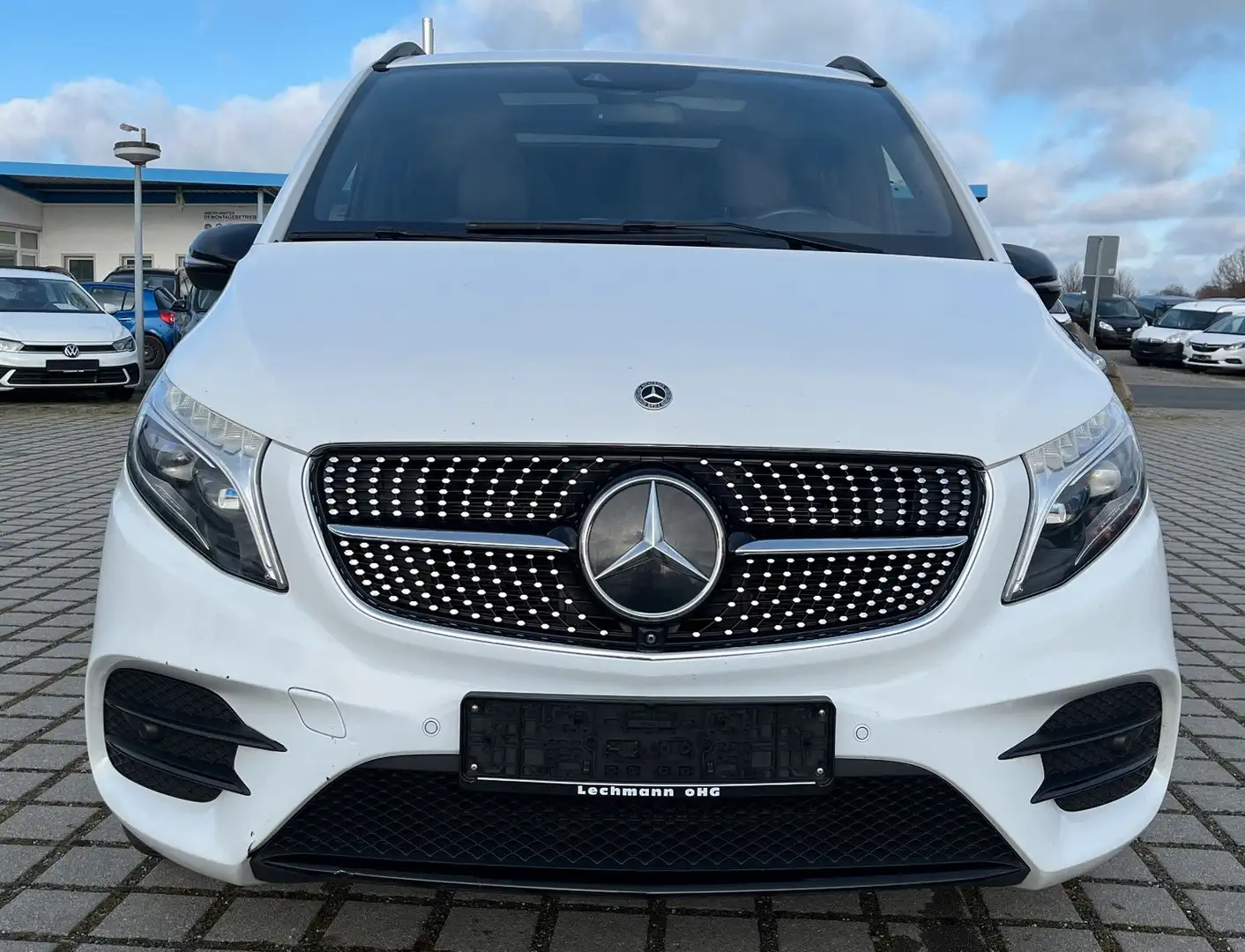 Mercedes-Benz V 300 d L AMG 4M 360°|Distr.|AHK|ILS|Burm.|Pano. Weiß - 2