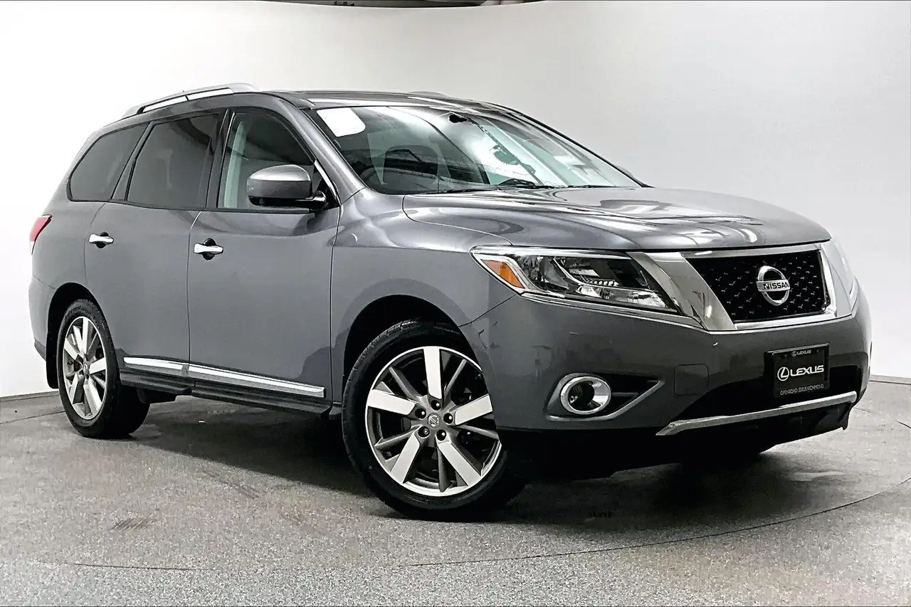Nissan Pathfinder снимка Nissan Pathfinder