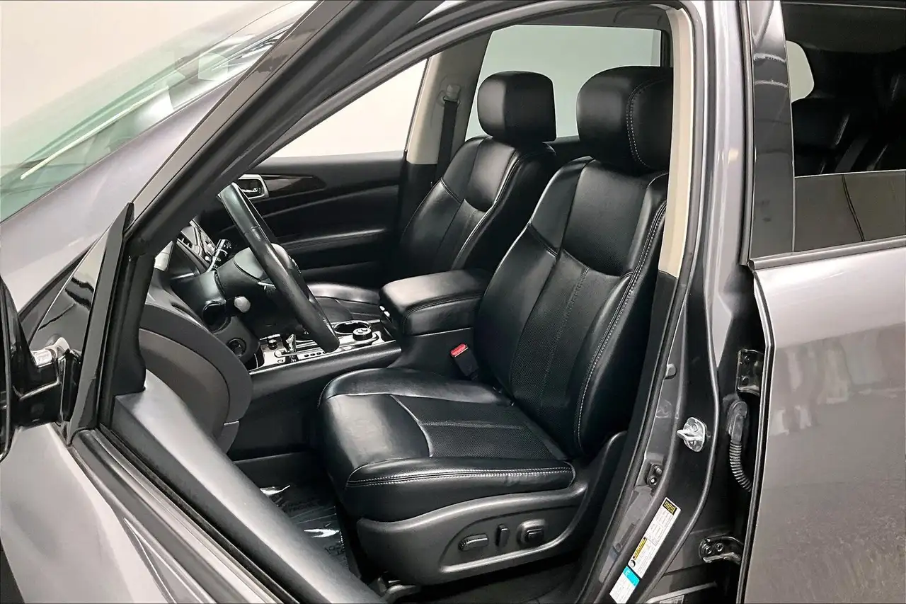 Nissan Pathfinder снимка Nissan Pathfinder