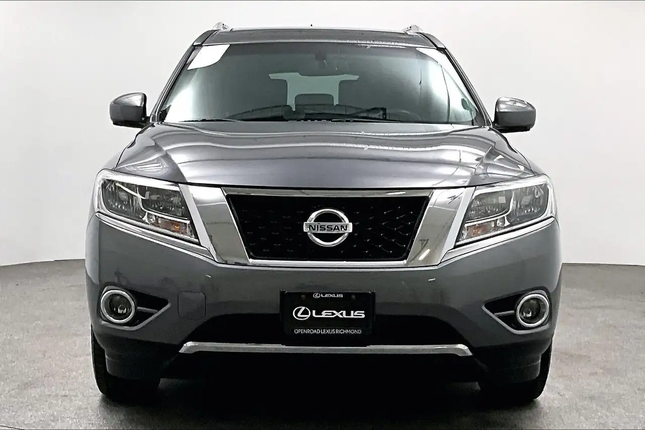 Nissan Pathfinder снимка Nissan Pathfinder