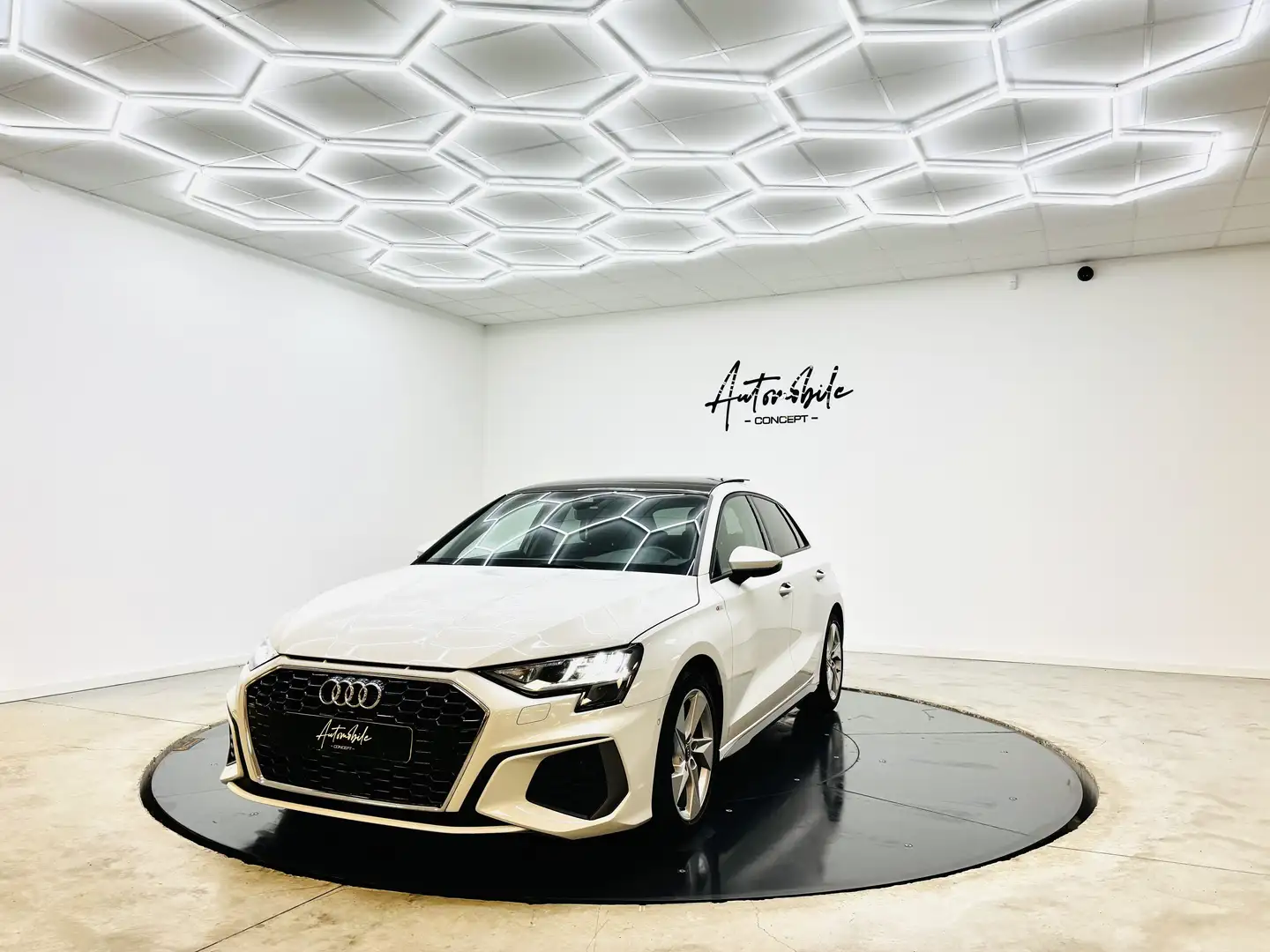 Audi A3 ✅1AN GARANTIE✅S LINE✅PANO✅1ER PROPRIO Blanc - 1