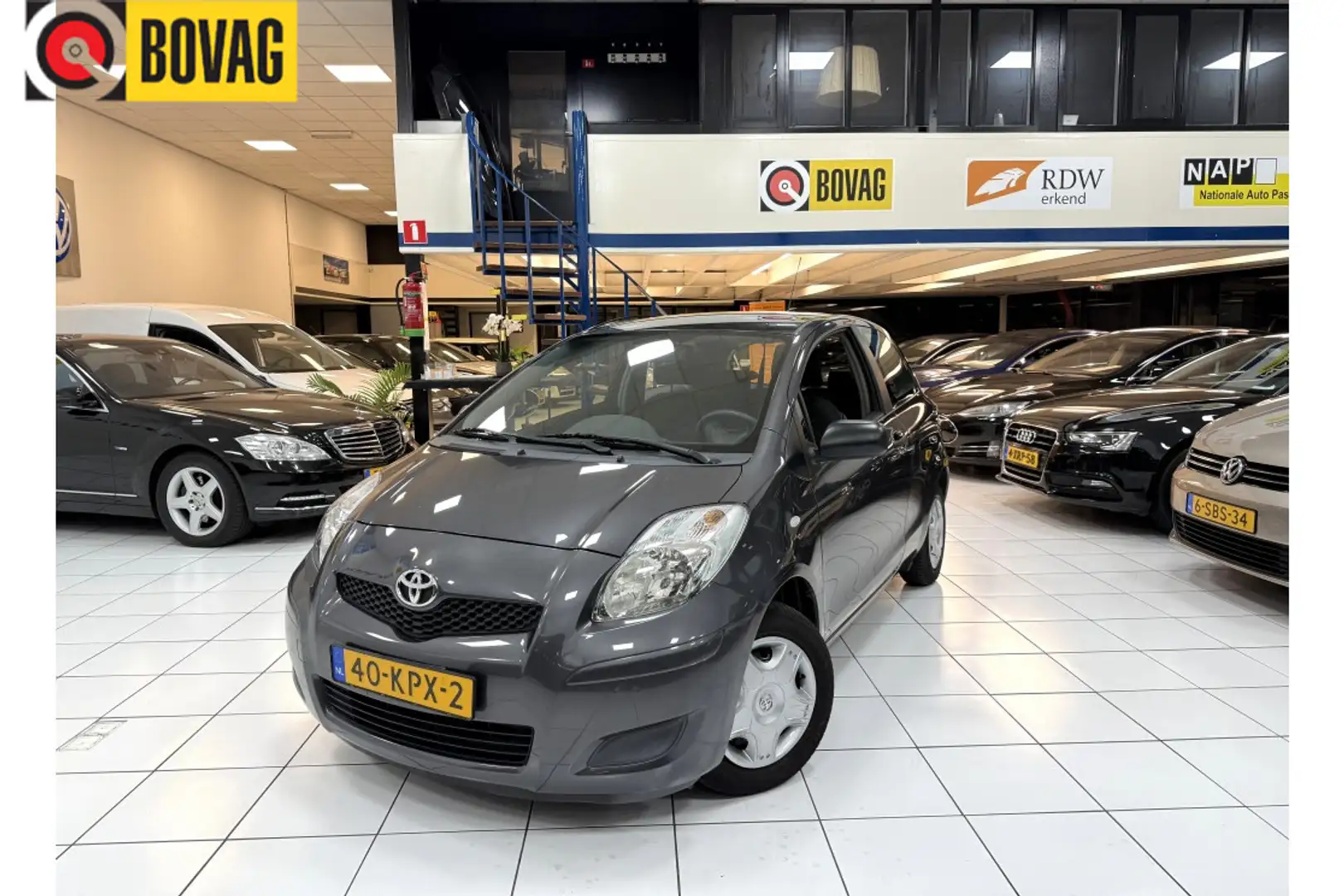 Toyota Yaris 1.0 VVTi Bovag Garantie Airco Grijs - 1