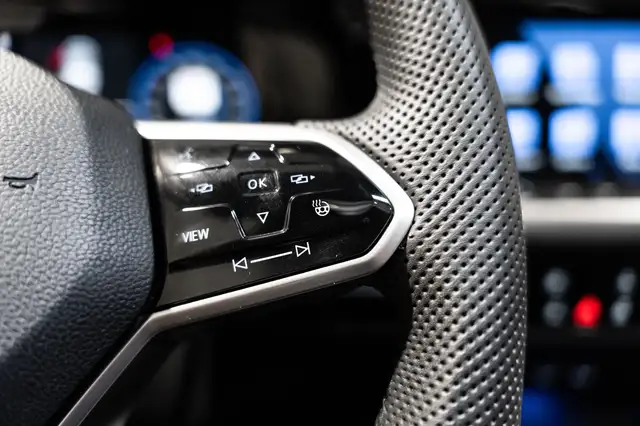 Volkswagen Golf view 15