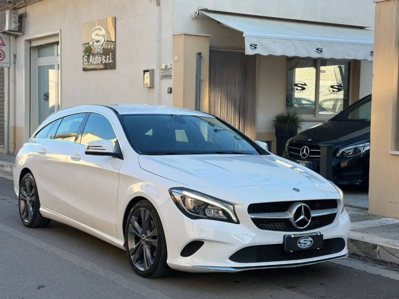 Mercedes-Benz CLA 200