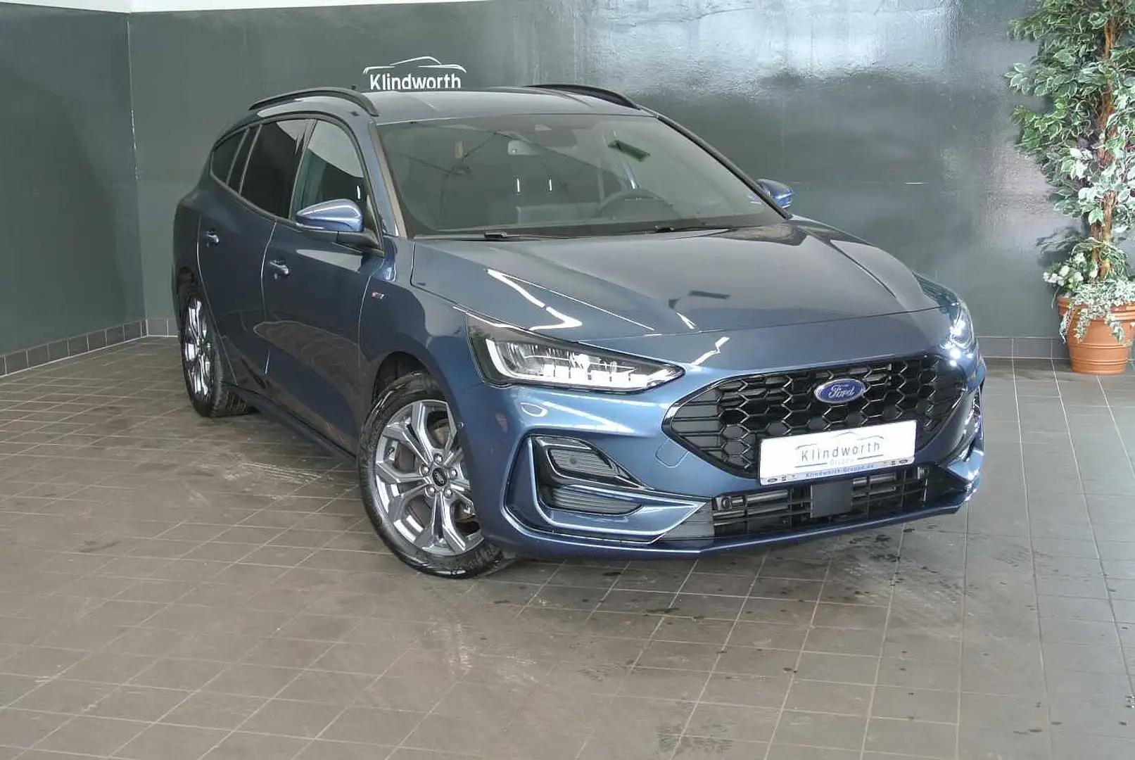 Ford Focus Turnier 1.0 E.Boost MHEV ST-Line X +iACC+RFK Blau - 2