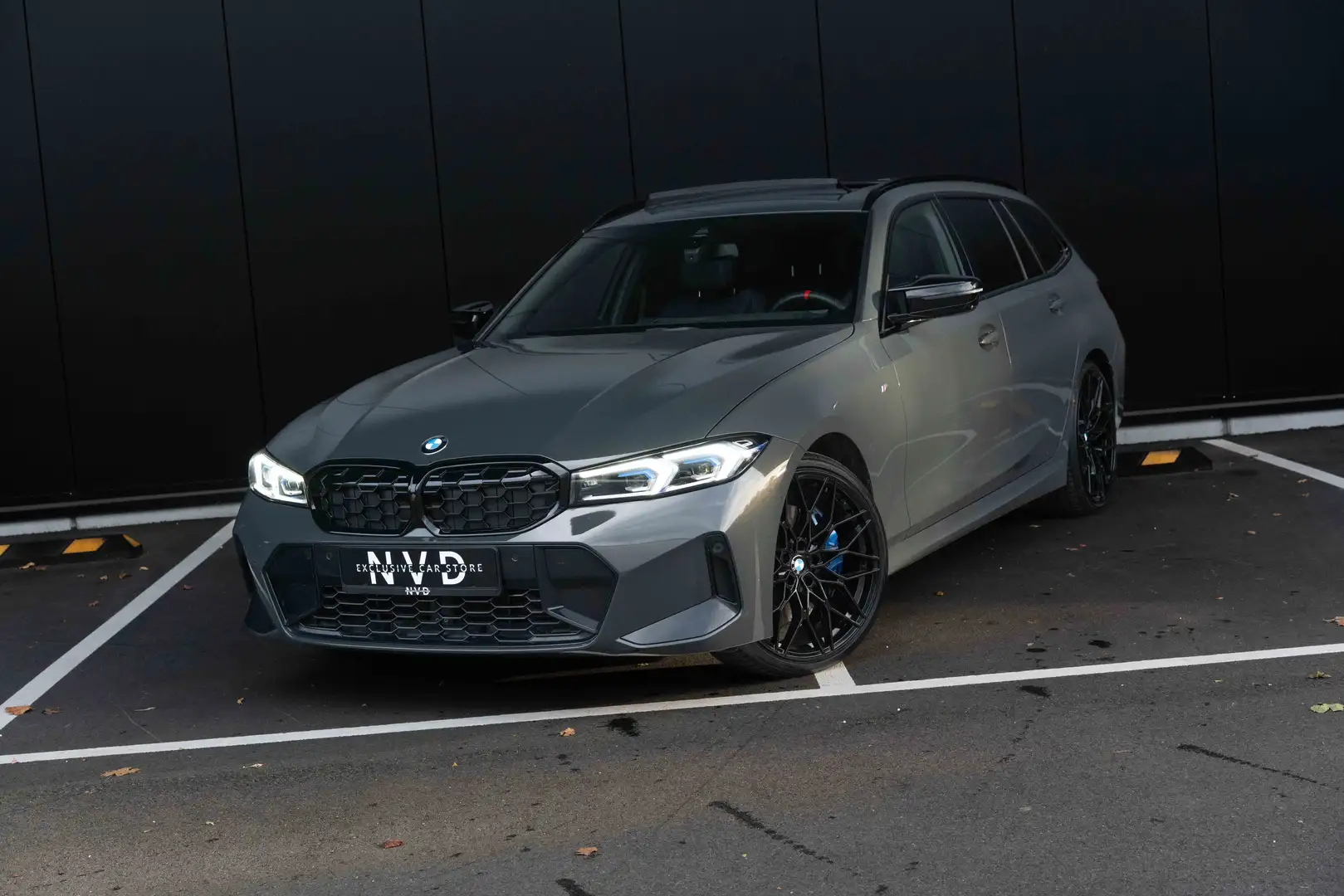 BMW 340 Facelift | M-sport | Pano | Mem. seats | Camera | Gris - 1