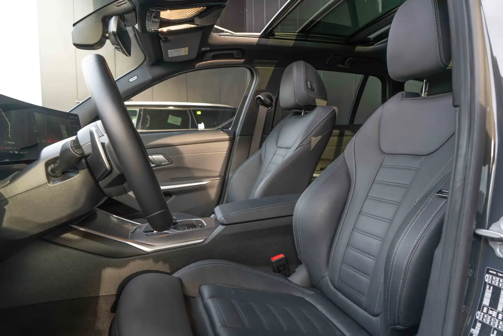 BMW 340 Facelift | M-sport | Pano | Mem. seats | Camera | Gris - 2