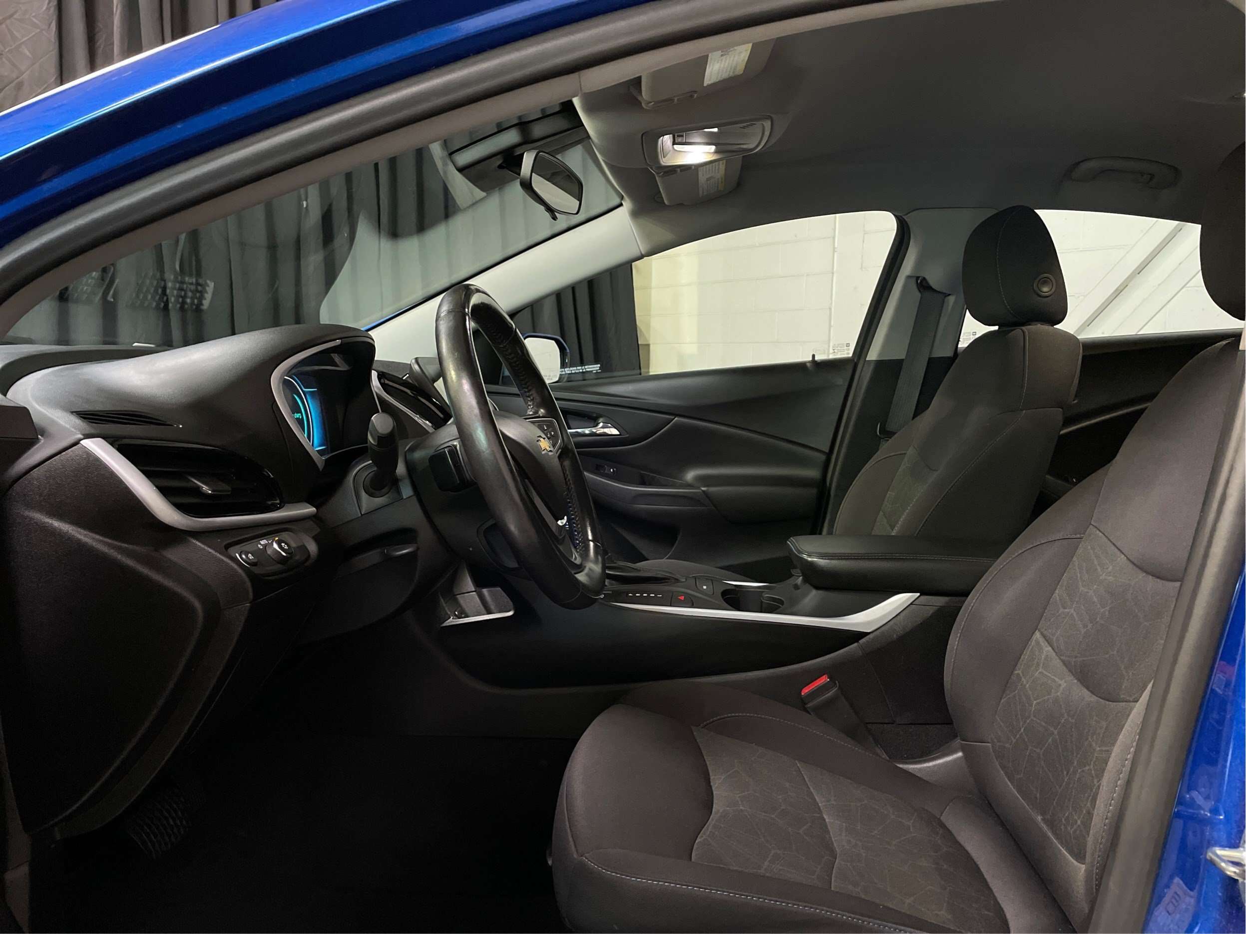 2018 Chevrolet Volt LT A/C Mags Sièges Chauffants — снимка 1