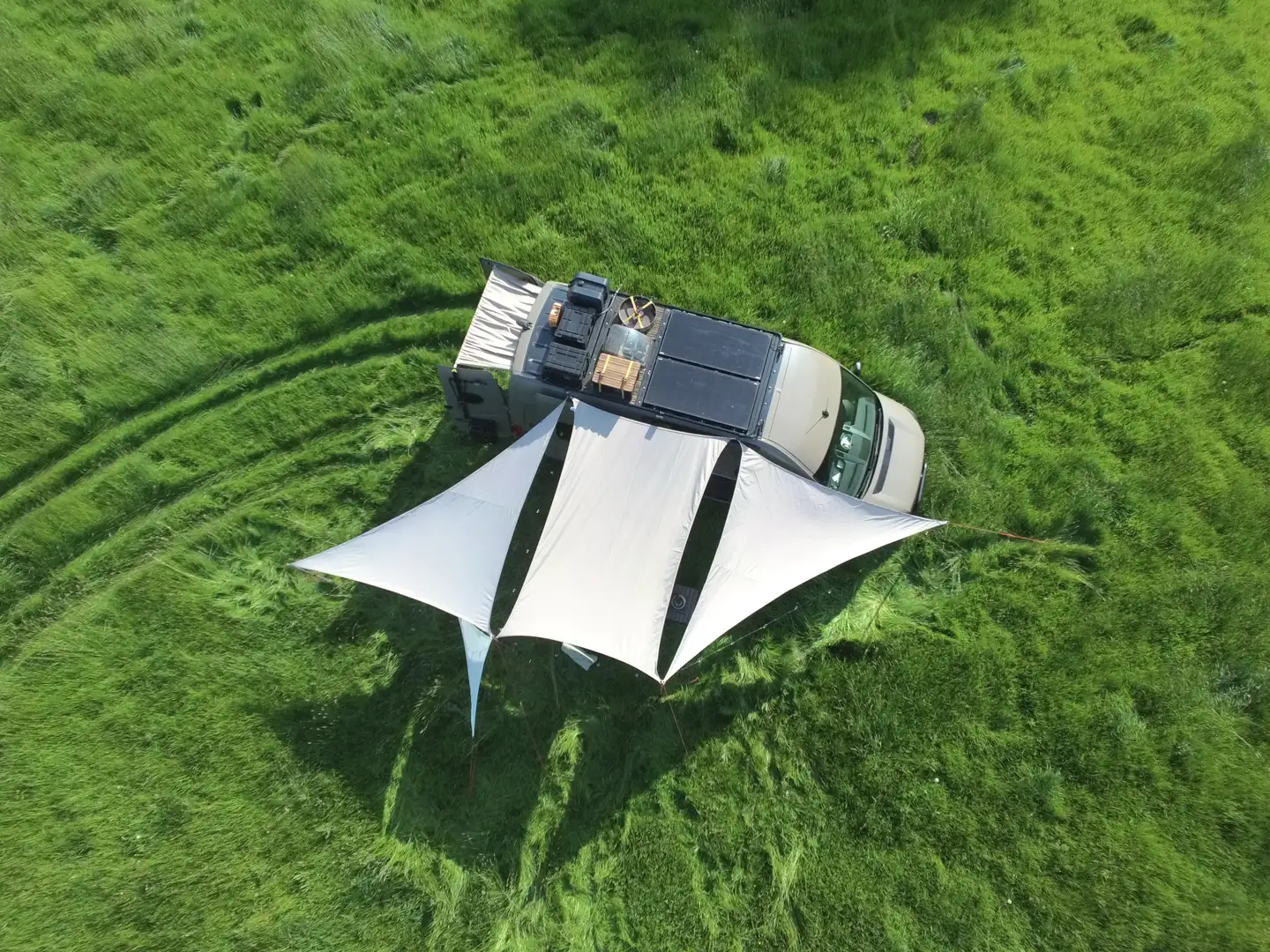 Volkswagen Crafter 35 mittel L2H2 Hochdach Wohnmobil - Motor NEU Beige - 2