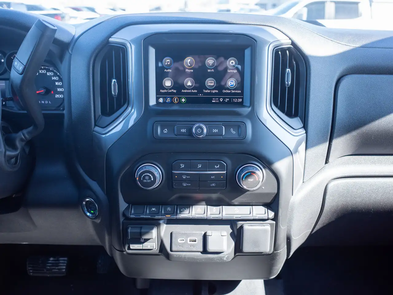 Chevrolet Silverado 1500 снимка Chevrolet Silverado 1500