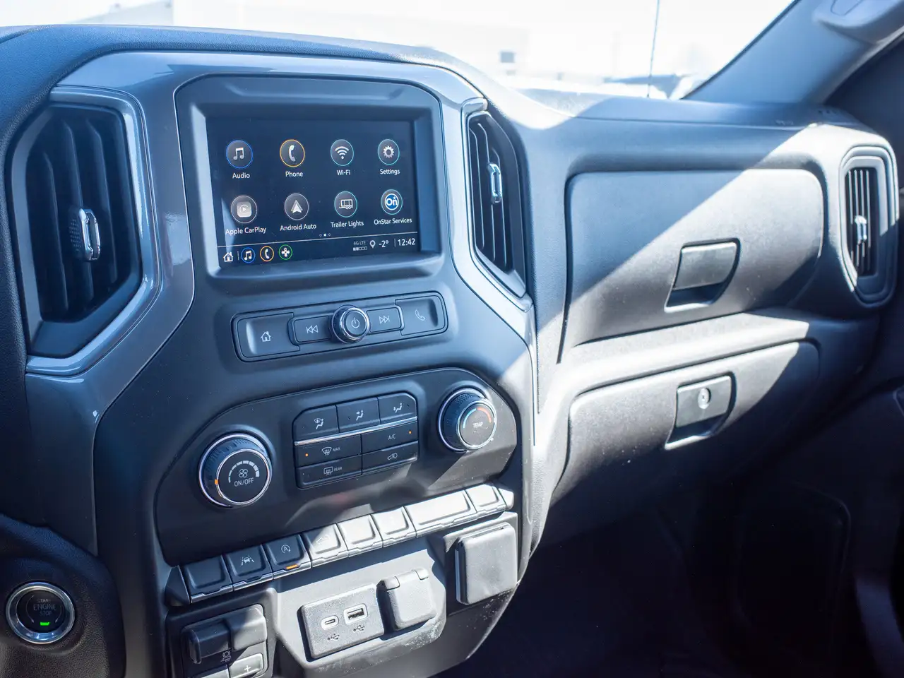Chevrolet Silverado 1500 снимка Chevrolet Silverado 1500
