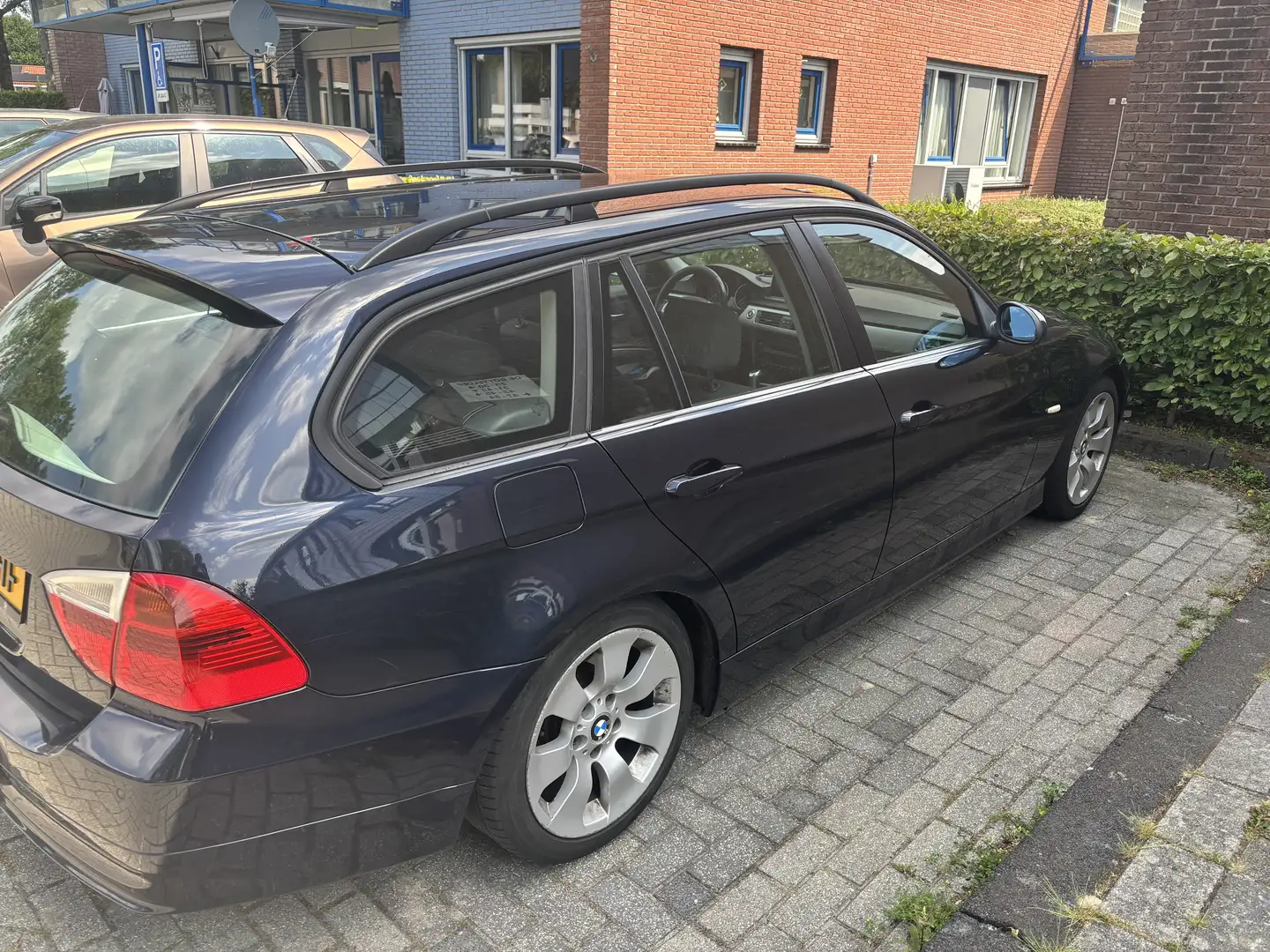 BMW 330 318i High Executive Blue - 2