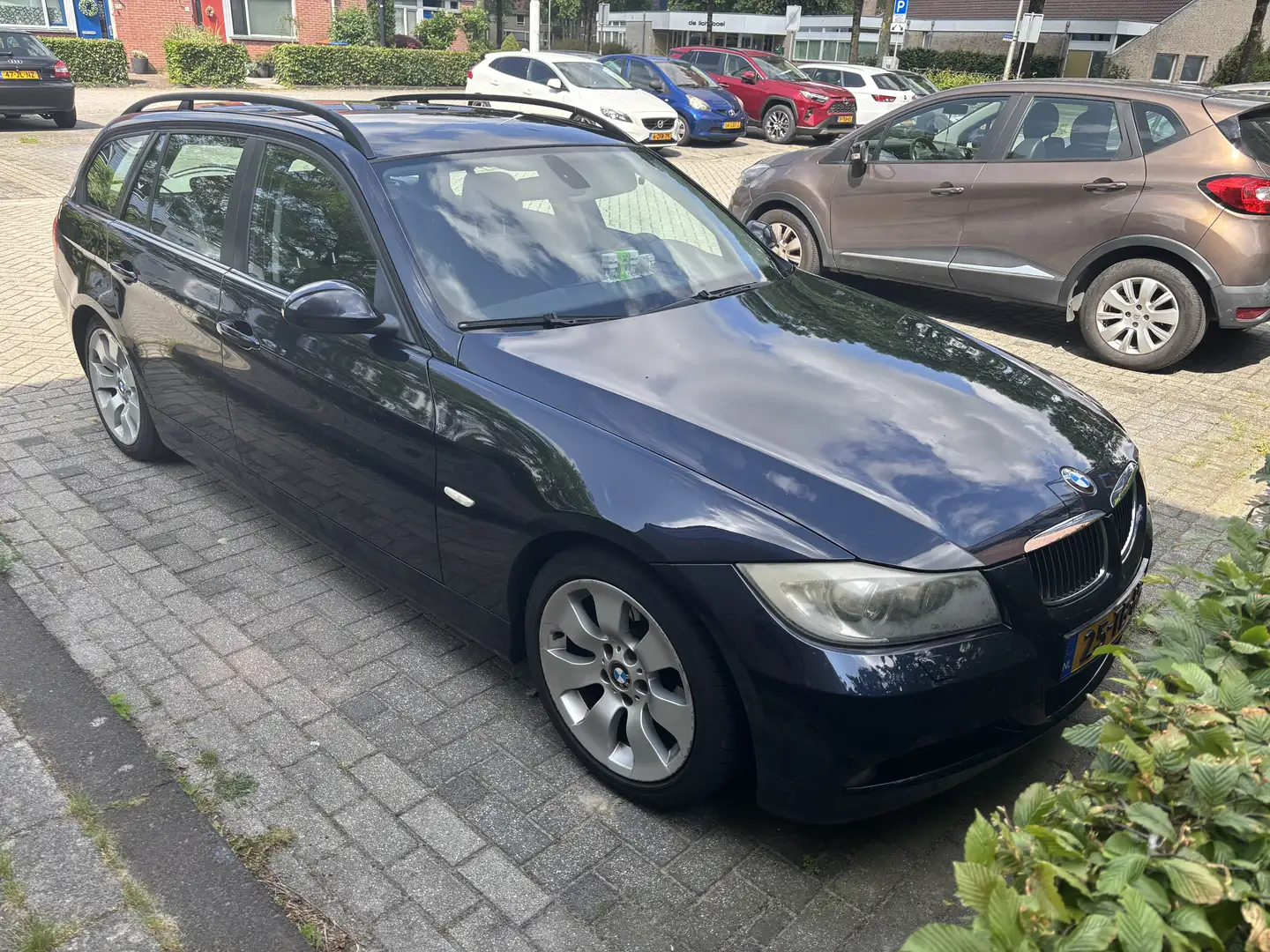 BMW 330 318i High Executive Blue - 1