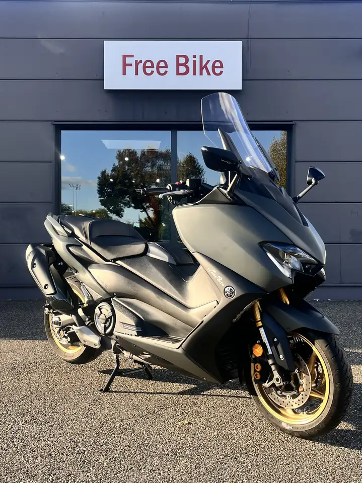 Yamaha Tmax 560