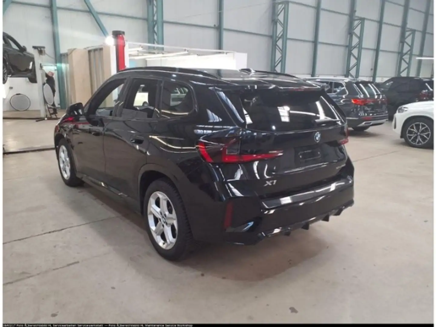 BMW X1 20i M-Sport Winter18'' AHK PANO Ad-M-Fahrw H/K Mem Schwarz - 2