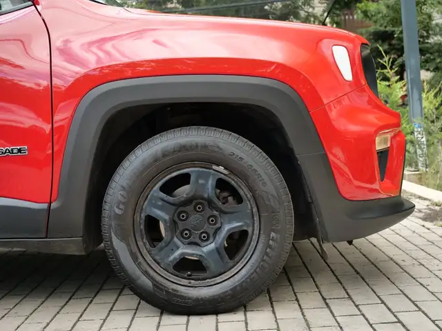 Jeep Renegade view 10