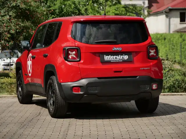Jeep Renegade view 4