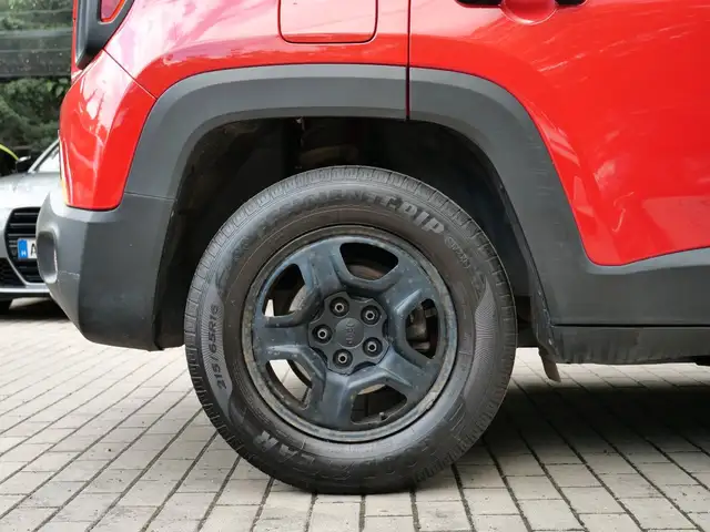 Jeep Renegade view 9