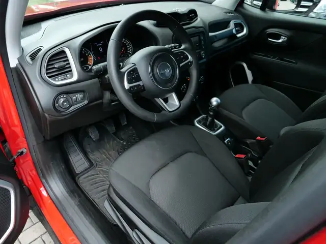 Jeep Renegade view 11