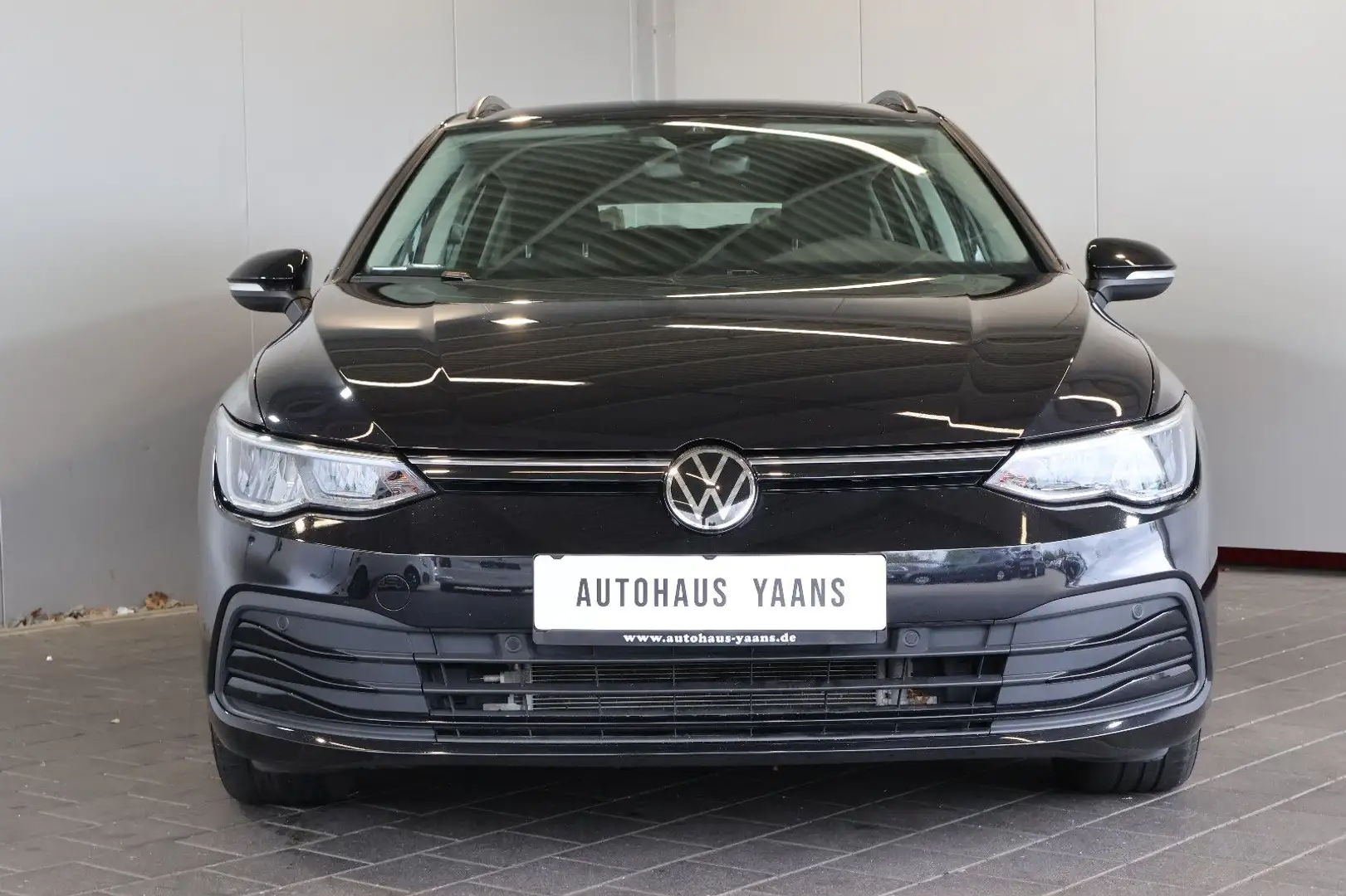 Volkswagen Golf VIII 2.0 TDI Life AID+ACC+LED+CARPLAY Schwarz - 2