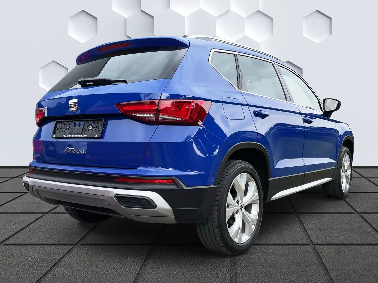 SEAT Ateca 2.0 TDI DSG Xperience AHK Navi Blau - 2