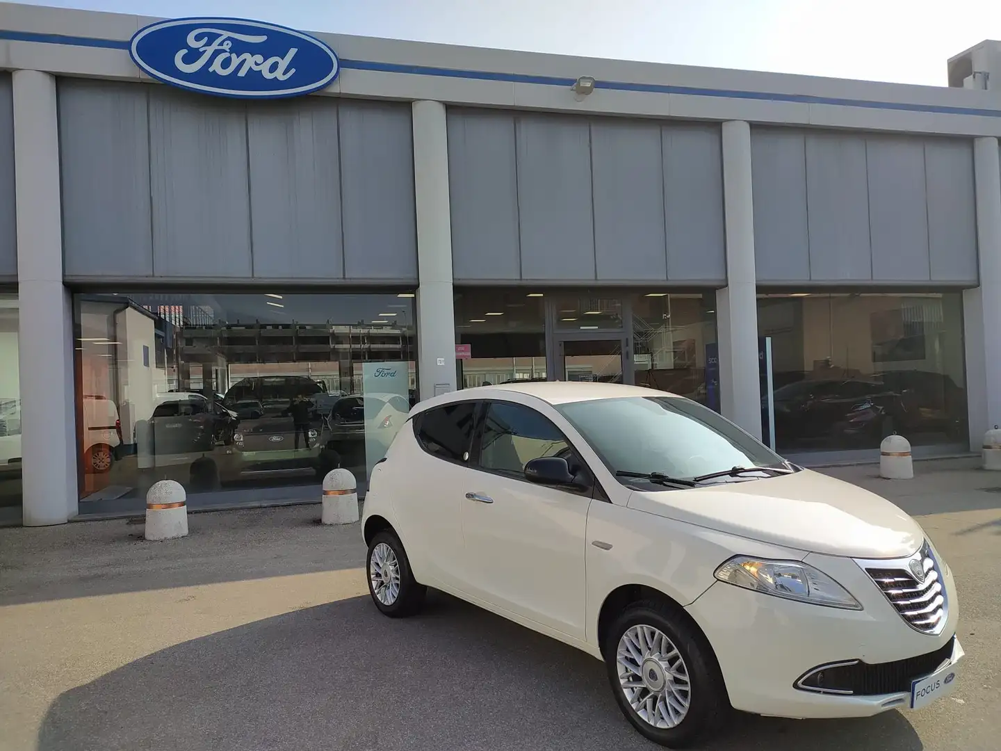 Lancia Ypsilon Ypsilon 0.9 t.air Gold ecochic metano 80cv - 2