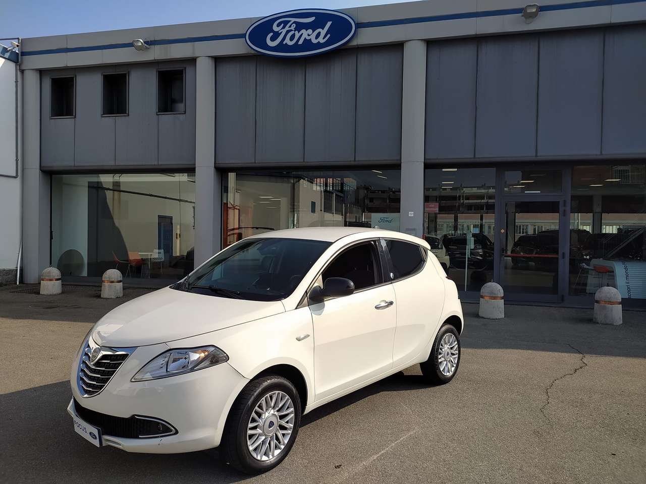 Lancia Ypsilon Ypsilon 0.9 t.air Gold ecochic metano 80cv