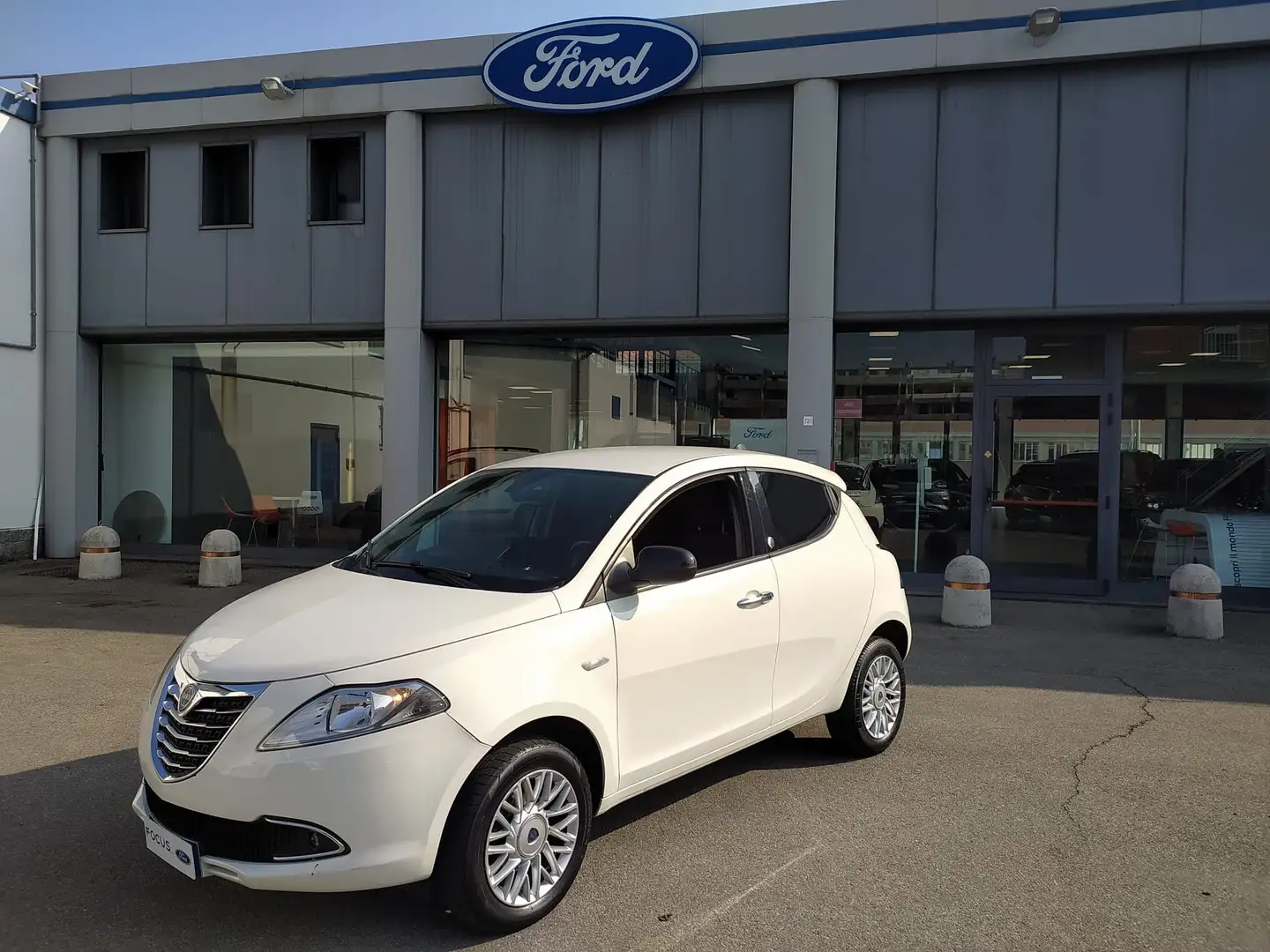 Lancia Ypsilon Ypsilon 0.9 t.air Gold ecochic metano 80cv - 1