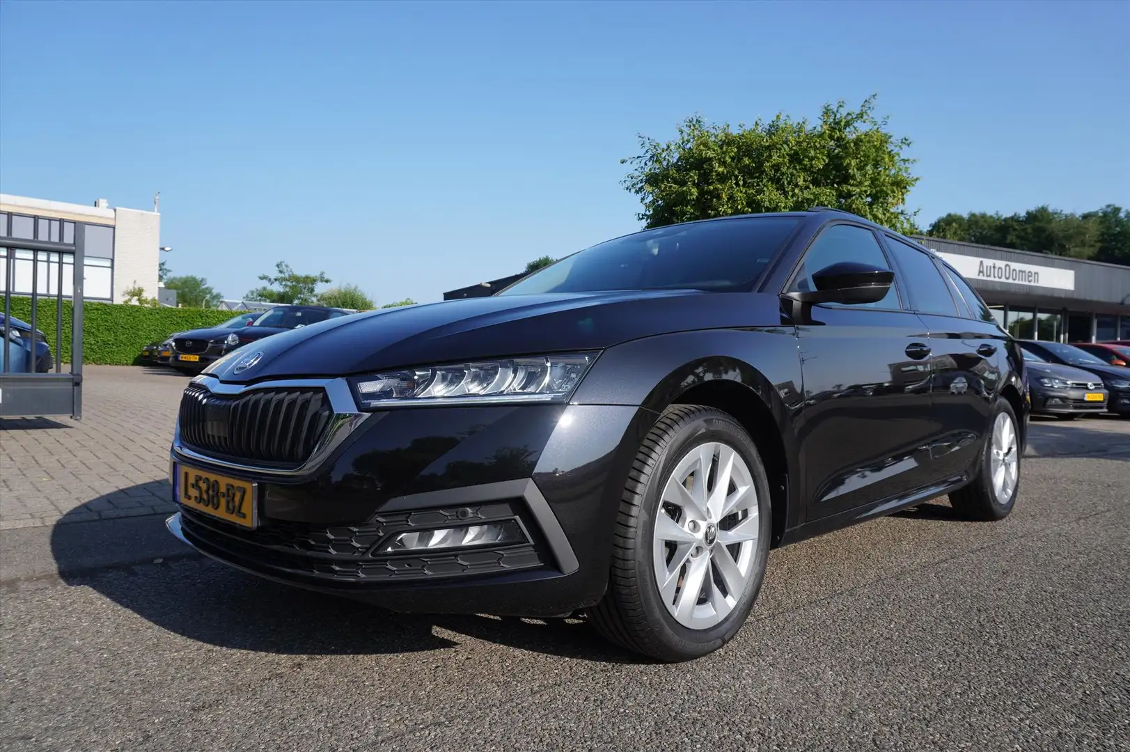 Skoda Octavia Combi 1.0 TSI 110pk Business Edition Trekhaak Appl Noir - 1