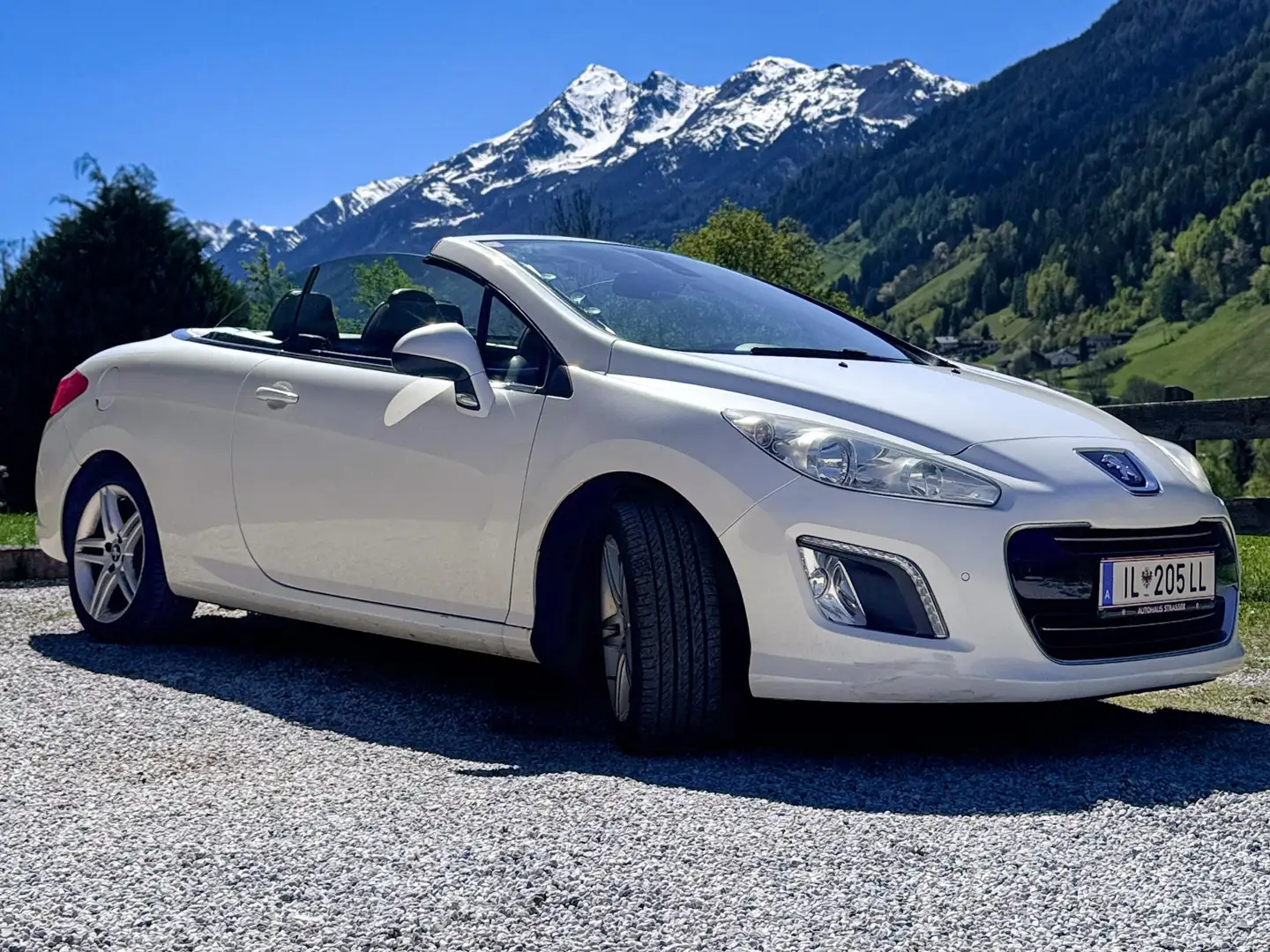 Peugeot 308 308 CC Allure 1,6 e-HDi 115 FAP Allure Weiß - 1