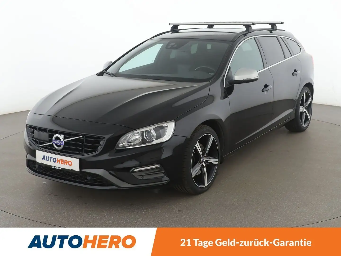Volvo V60 2.0 T4 Momentum Aut*NAVI*ACC*CAM*PDC*SHZ* Negro - 1