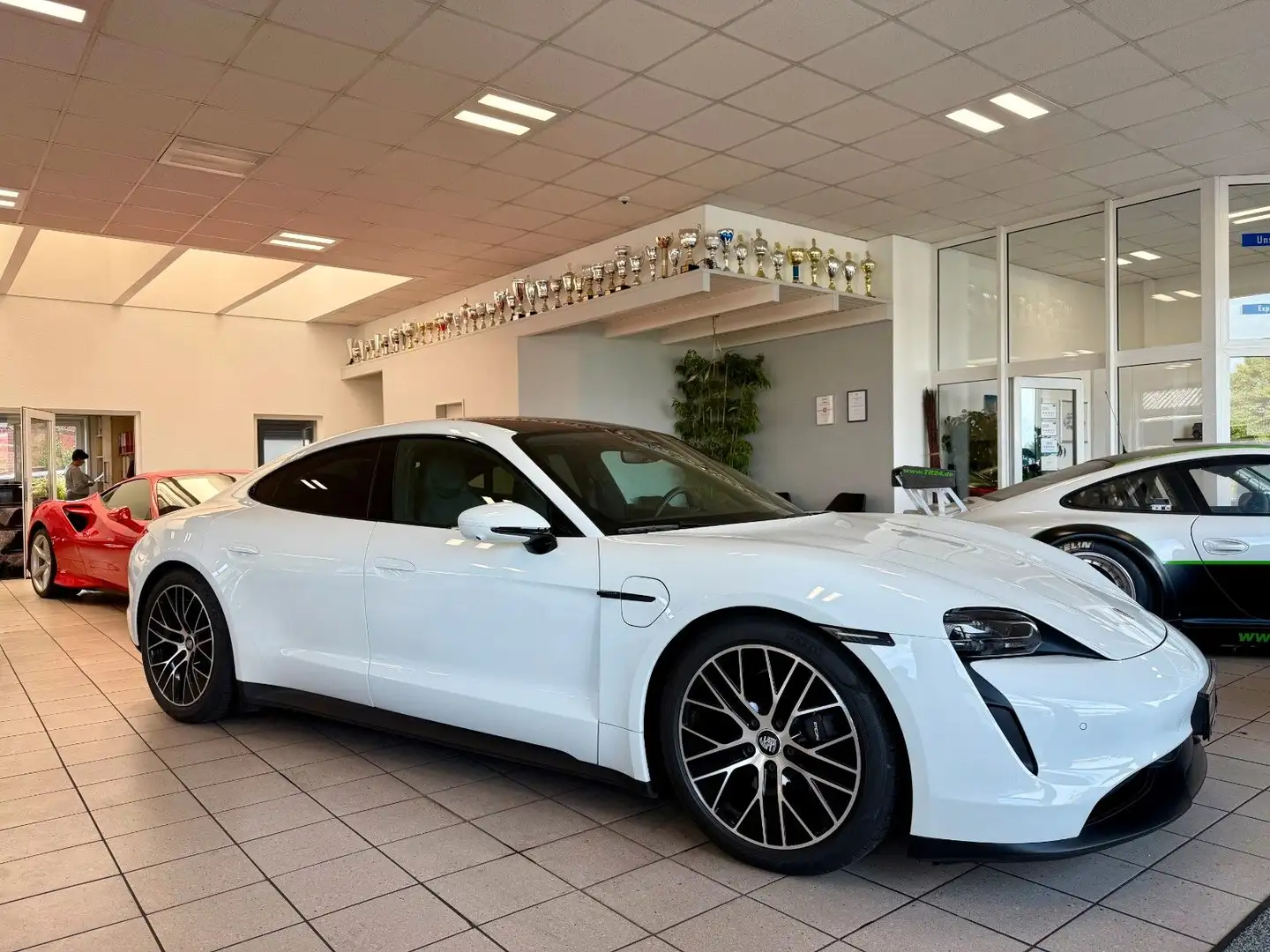 Porsche Taycan Performance/Luftfederung/Panorama/ACC Белый - 1