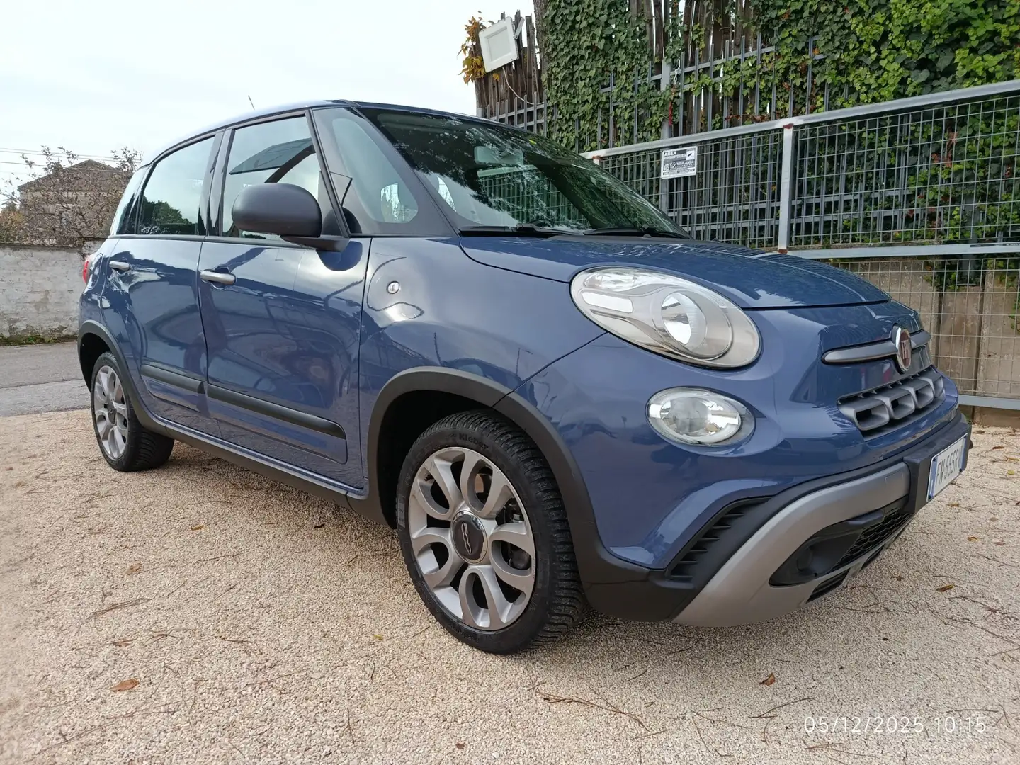 Fiat 500L 500L 1.6 Multijet 120 CV Cross Blauw - 1