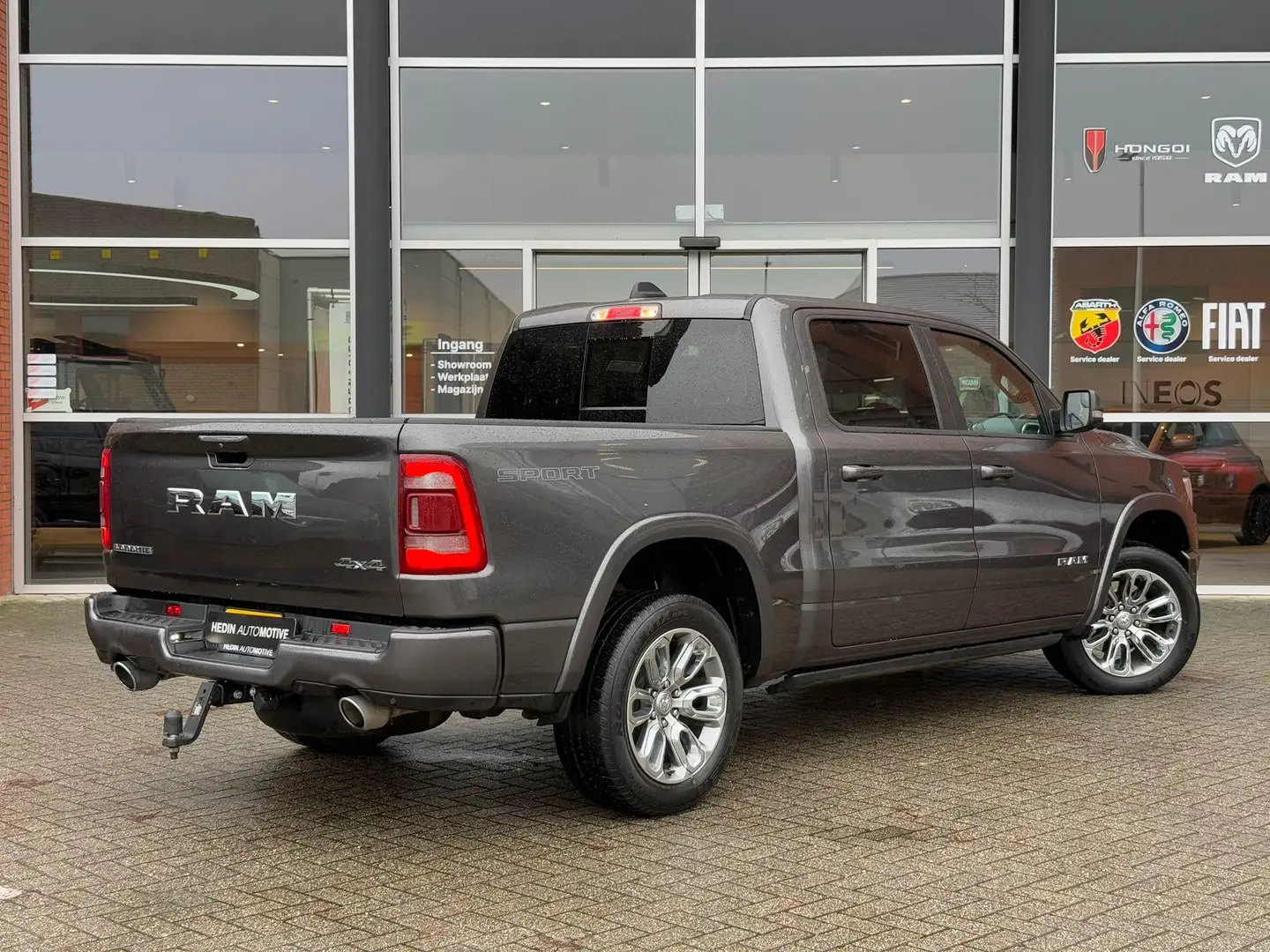 Dodge RAM 1500 5.7 V8 4x4 Laramie | Luchtvering | Elektronis Gris - 2