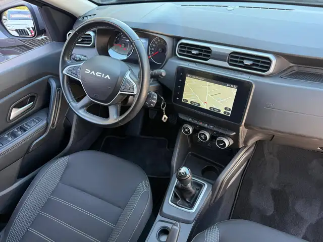 Dacia Duster view 8