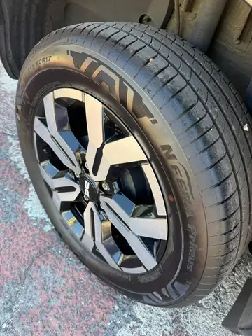 Dacia Duster view 14