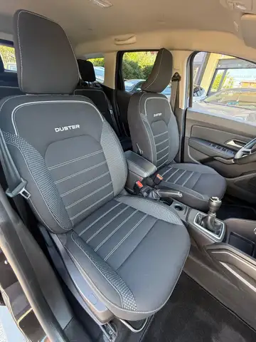 Dacia Duster view 9