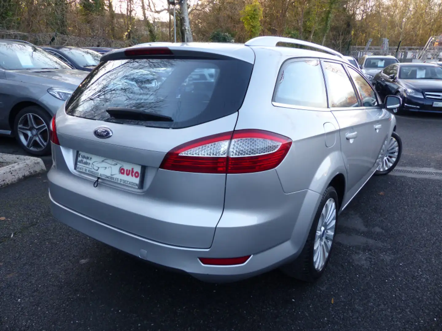 Ford Mondeo 2.0 145CH TITANIUM Gris - 2