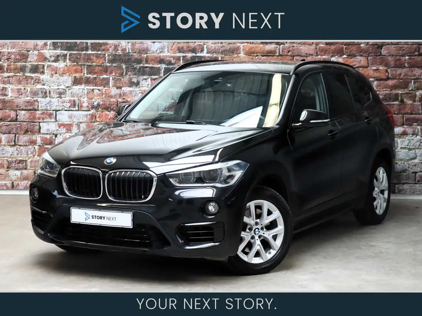 BMW X1 xDrive25i Executive Sport Line Automaat / AWD / Tr Negro - 1