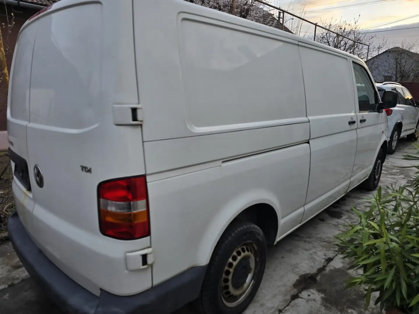 Volkswagen T5 Transporter Kastenwagen LR 1,9 TDI - 2