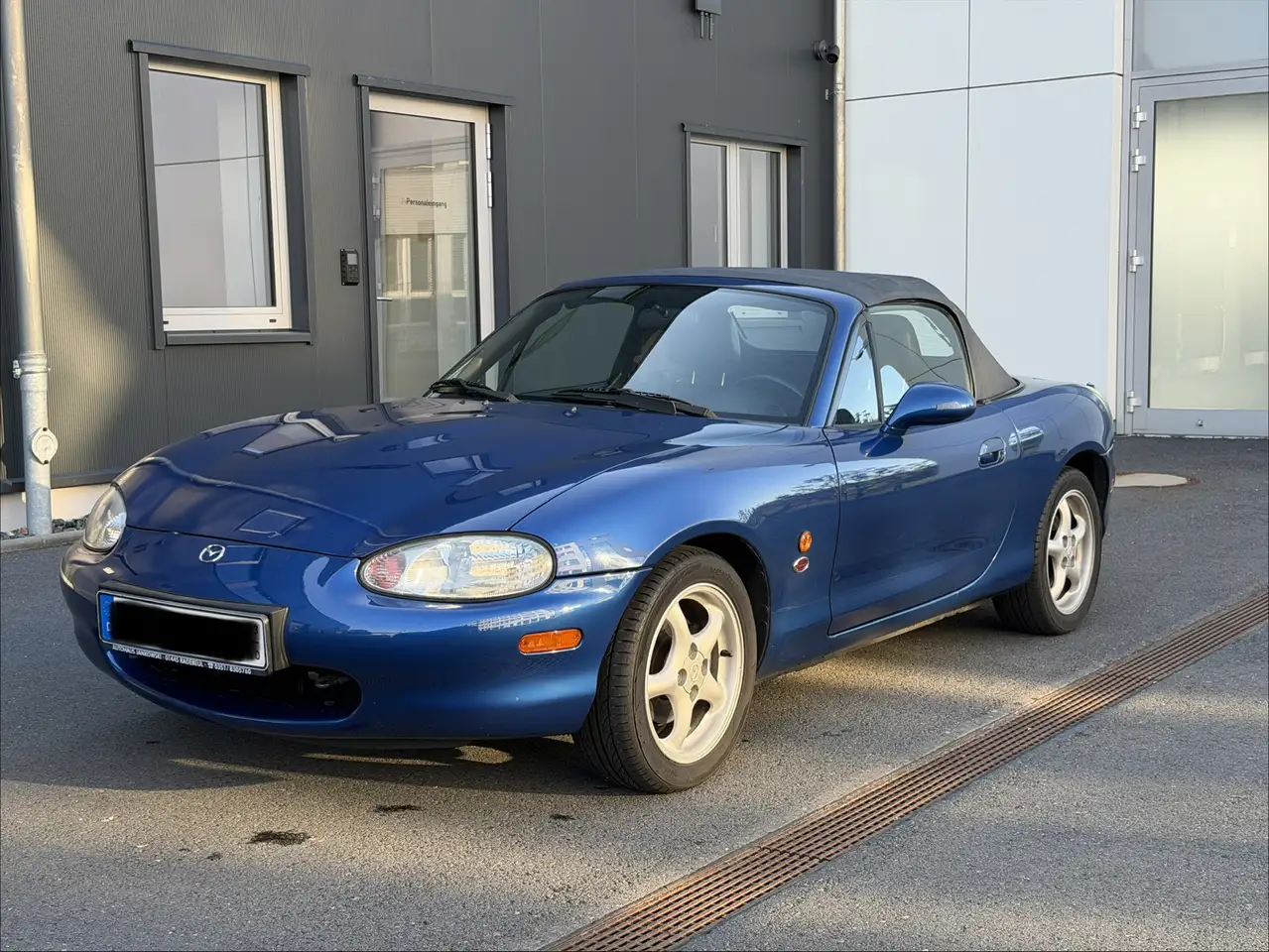 Mazda MX-5 1.9i 16V 10th Anniversary, foto 4
