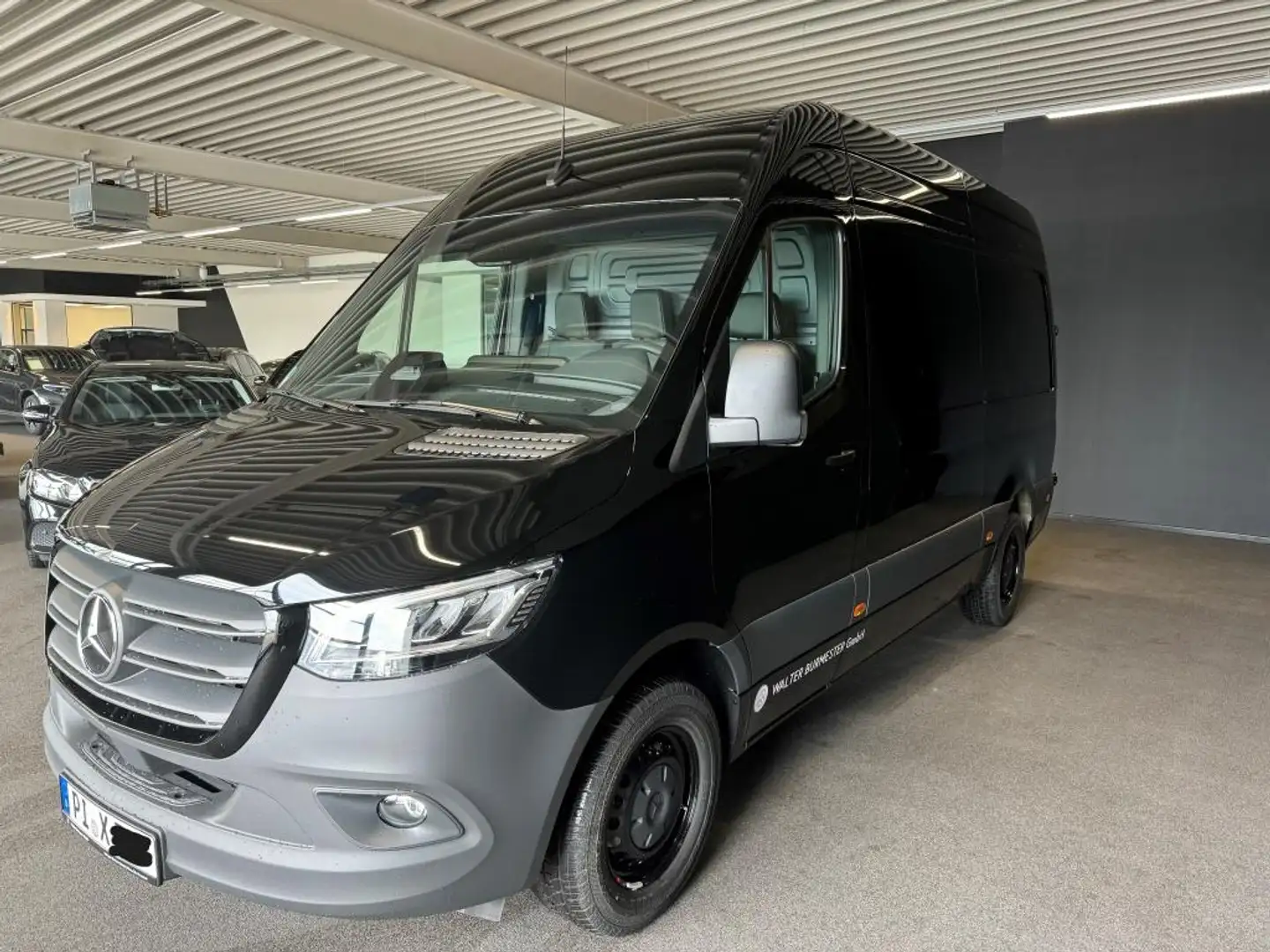Mercedes-Benz Sprinter 315 CDI PRO +MBUX+KAMERA+StHz+NAVI+AHK Schwarz - 2