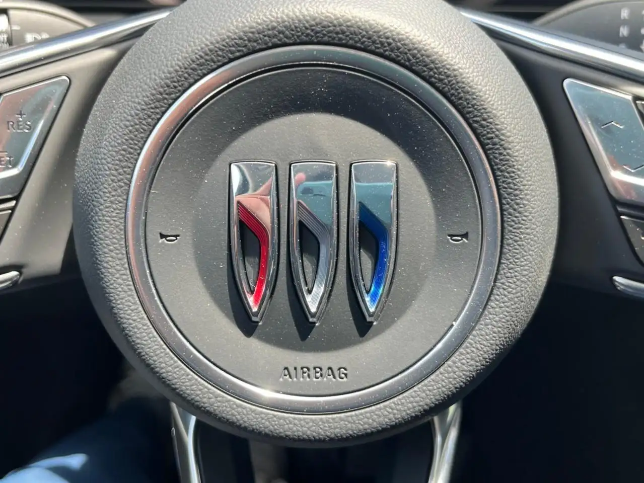 Buick Envision снимка Buick Envision