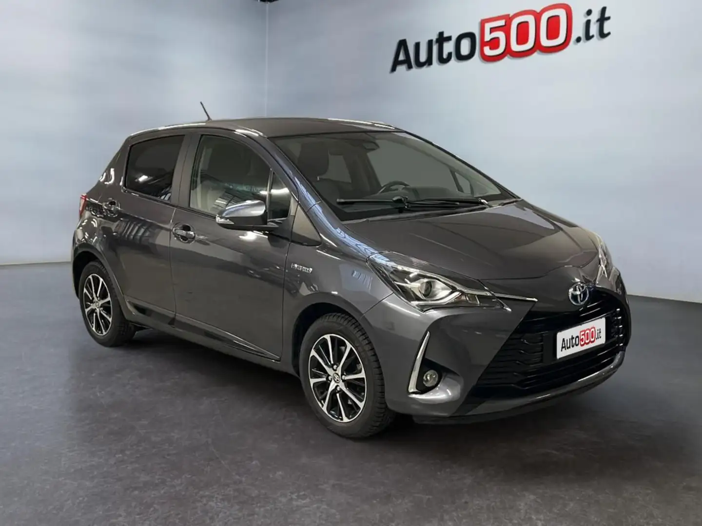 Toyota Yaris 1.5 Hybrid 5 porte Active Grau - 2