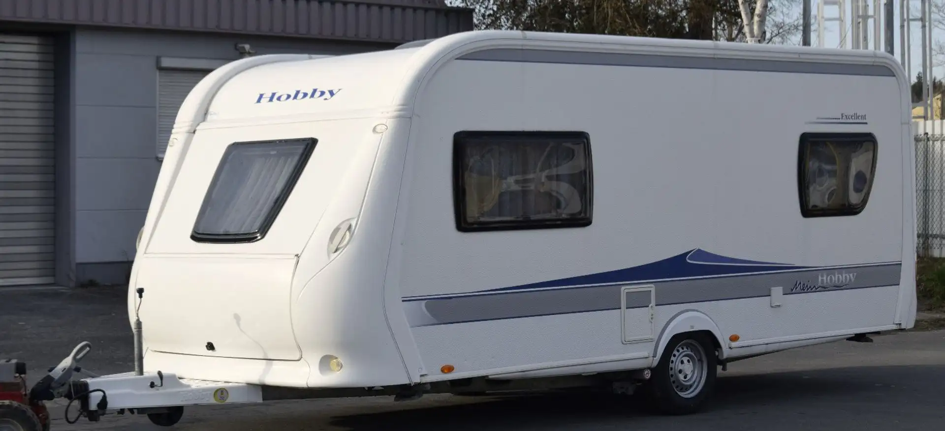 Hobby Excellent 495 UL mit Mover und Vorzelt - 2